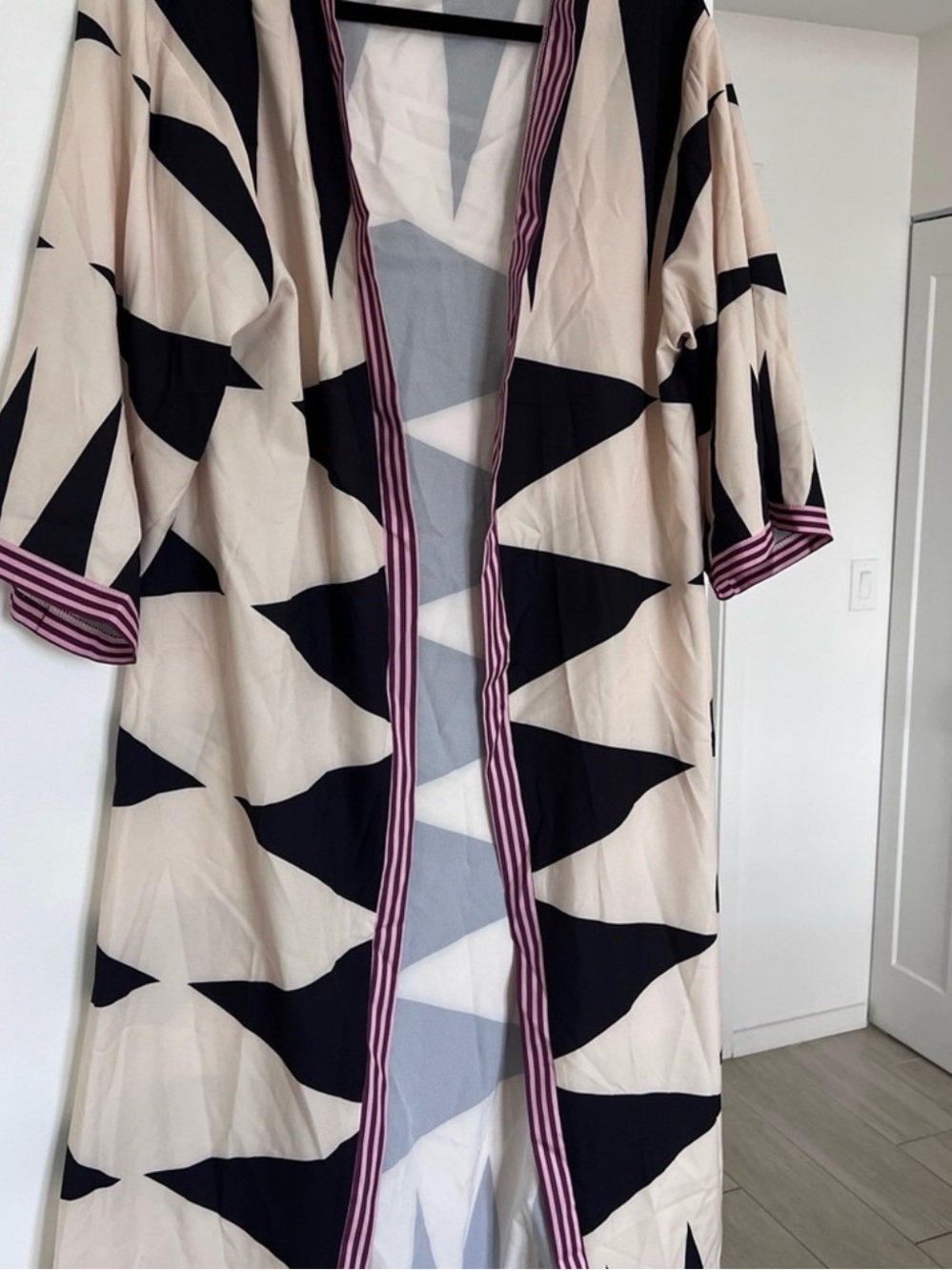 Geometric Black & Cream Long Open Cardigan - Picture 2 of 8